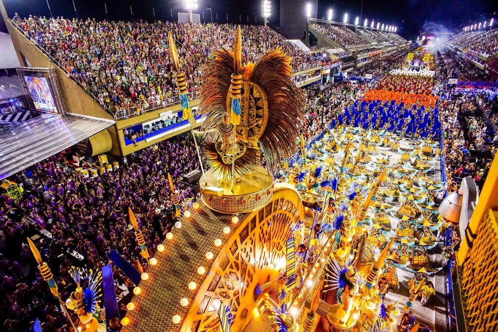Rio de Janeiro - desfile das escolas de samba na Sapucaí