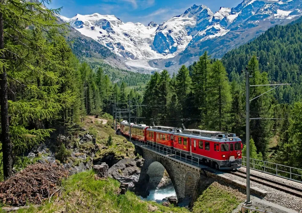 Bernina Express e os Alpes Suiços